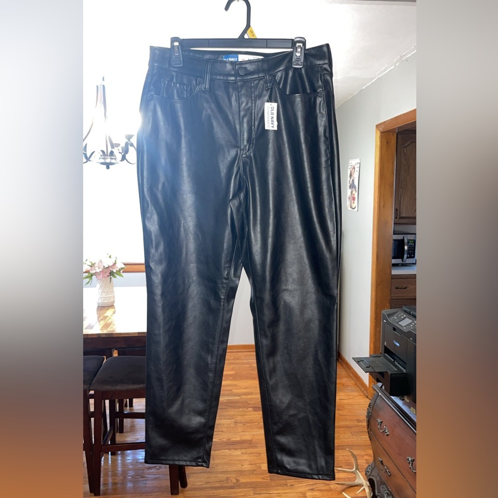 Old Navy Black Faux Leather Pants new w/tags